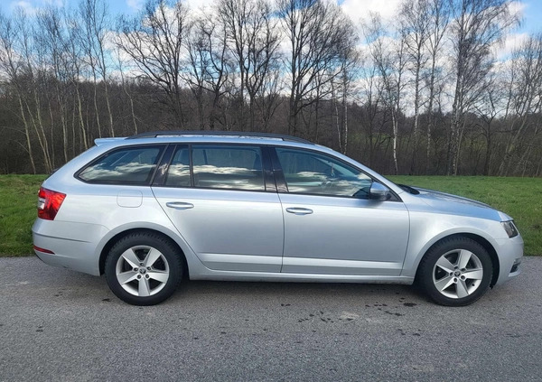 Skoda Octavia cena 48900 przebieg: 189000, rok produkcji 2018 z Trzcianka małe 67